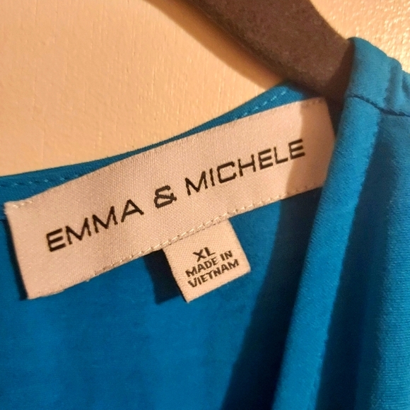 XL - NWT - Emma & Michele Short Sleeved V-Neck Romper - Blue - Picture 2 of 2